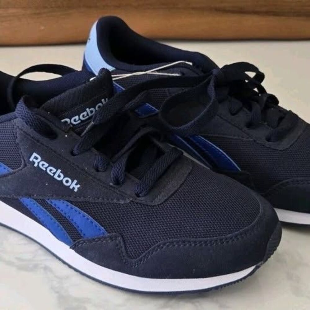 Reebok Women's shoes Royal Classic Jogger Navy Size 7.5 low top vintage look